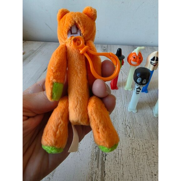 Vintage pez Halloween dispenser fuzzy witch ghost skeleton pumpkin jack-o'-lante - Picture 4 of 12